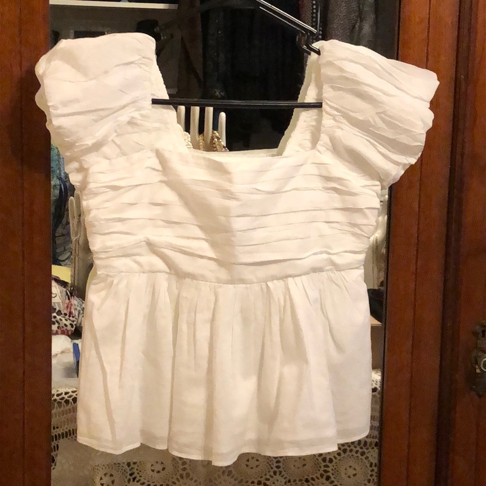 NWT Abercrombie & Fitch , size S, soft cotton short shirred sleeves top